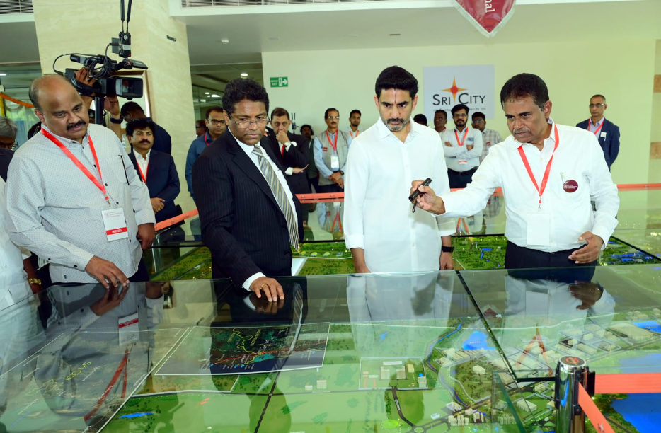 శ్రీసిటీ ఇంటర్నేషనల్ యూనివర్సిటీని ప్రారంభించిన మంత్రి నారా లోకేష్